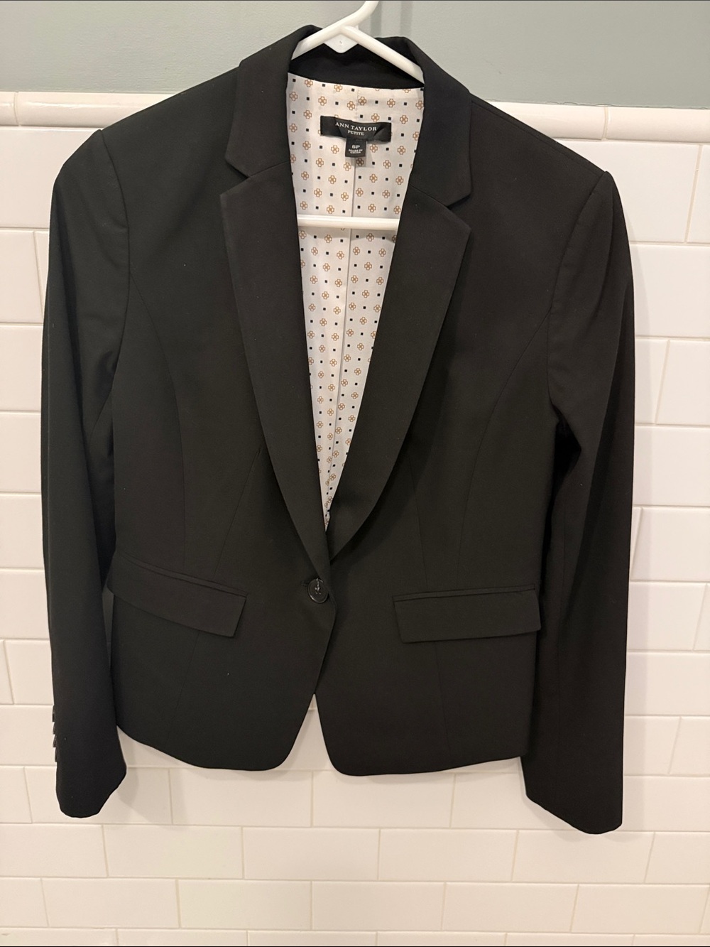 Ann Taylor Black Single-Button Tailored Blazer size 6P